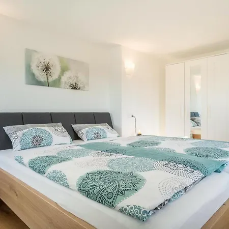 Pusteblume * Neukirch (Tubingen)